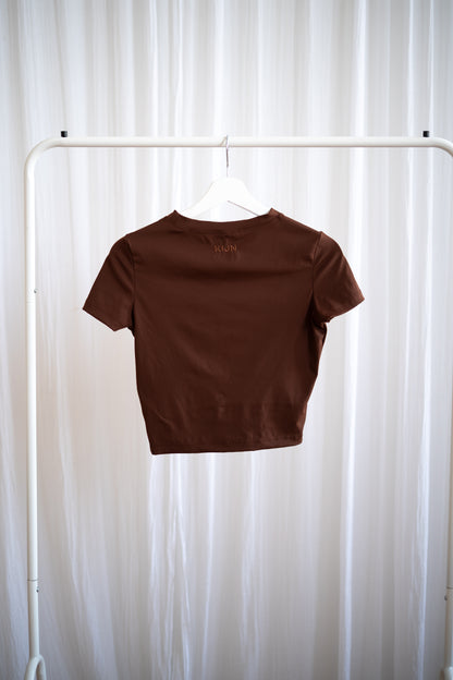 SCULPTFIT™ SHORT SLEEVE TOP | HOT CHOCOLATE