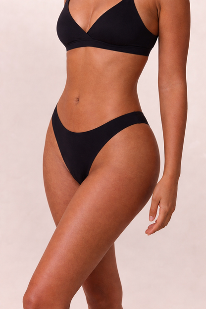 SKIJN™ TRIANGLE BRALETTE | ONYX
