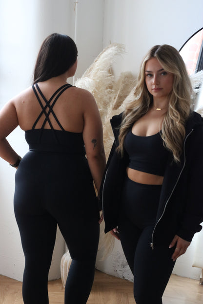 A sisterhood of women of all shapes and sizes. UN/ALTERED offers stylish activewear 